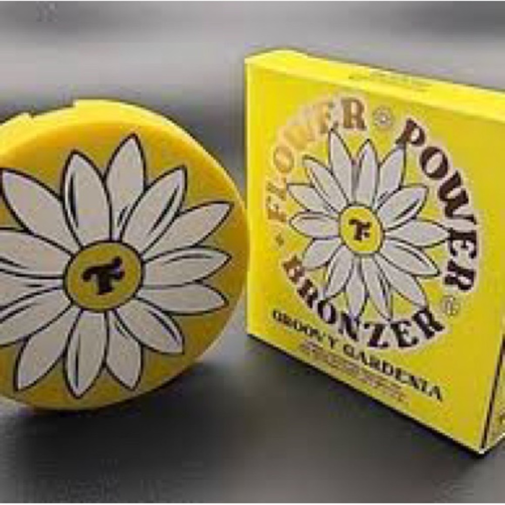 Trixie Cosmetics Flower Power Bronzer - Groovy Gardenia